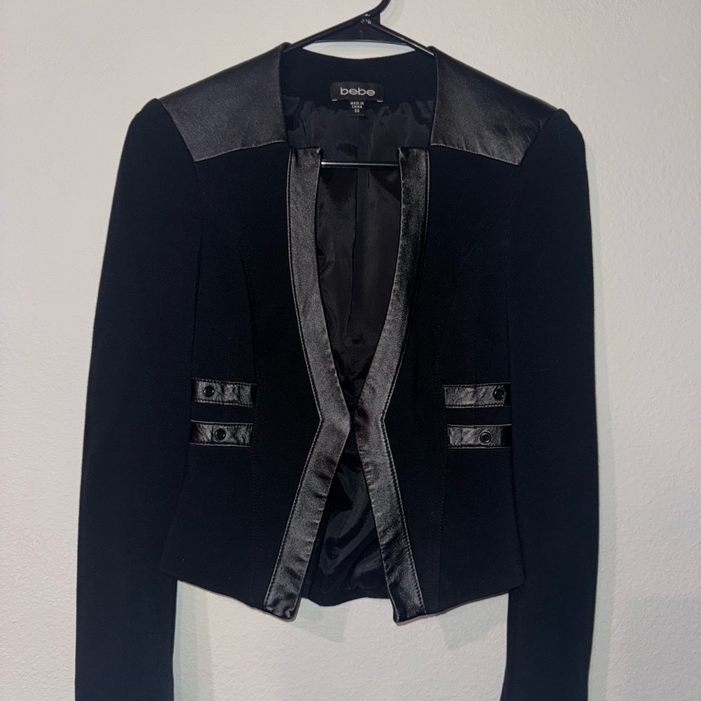 Sexy & Edgy Bebe Black Blazer Tailored Blazer w Faux Leather Detail